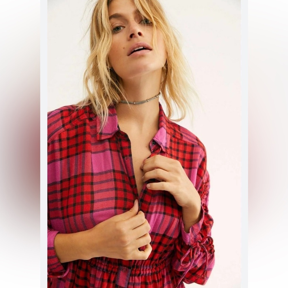 We The Free Pacific Dawn Plaid Pink & Black Plaid Top 💗